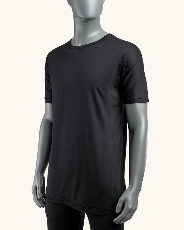 Gender Neutral Black Classic T-Shirt - Atelier Odenoir  - Geschlechtsneutrale Kleidung Handmade in Berlin - Gender Neutral Clothing Handmade in Berlin