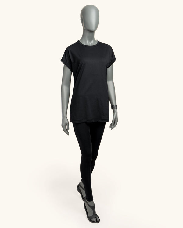 Gender Neutral Roll Up Sleeve Black T-Shirt - Atelier Odenoir  - Geschlechtsneutrale Kleidung Handmade in Berlin - Gender Neutral Clothing Handmade in Berlin