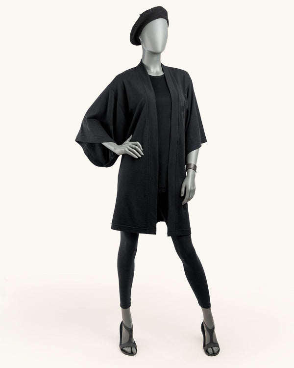 Gender Neutral Black Kimono - Atelier Odenoir  - Geschlechtsneutrale Kleidung Handmade in Berlin - Gender Neutral Clothing Handmade in Berlin