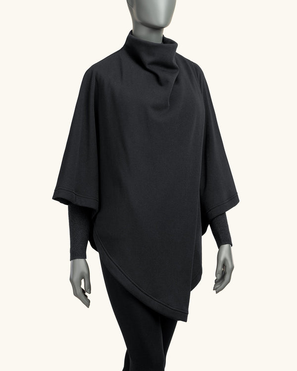 Gender Neutral Black Poncho - Atelier Odenoir  - Geschlechtsneutrale Kleidung Handmade in Berlin - Gender Neutral Clothing Handmade in Berlin