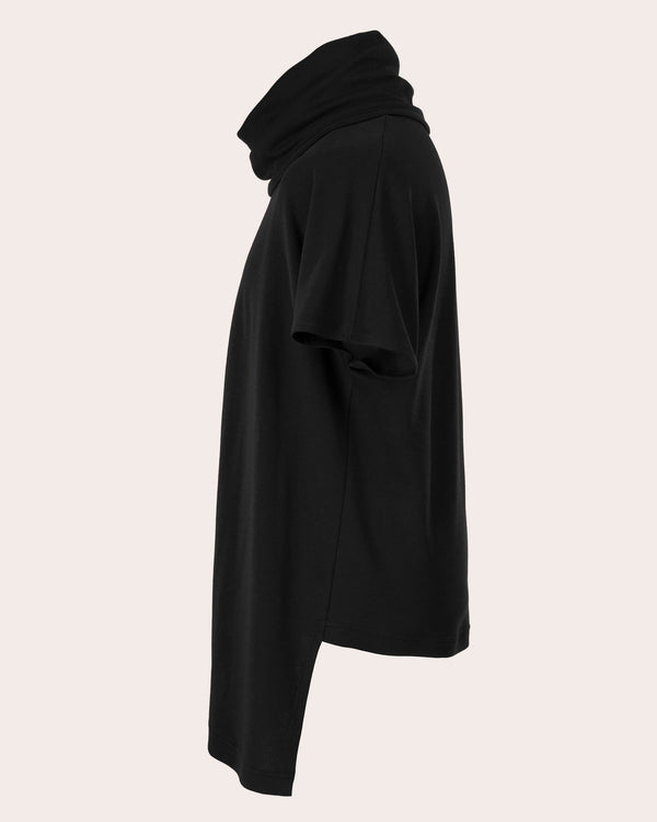 Adaptive Black Poncho with Cowl Neck - Atelier Odenoir  - Geschlechtsneutrale Kleidung Handmade in Berlin - Gender Neutral Clothing Handmade in Berlin