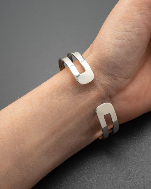 Double Band Silver Cuff Bracelet - Sterling Silver 925 - Atelier Odenoir  - Geschlechtsneutrale Kleidung Handmade in Berlin - Gender Neutral Clothing Handmade in Berlin